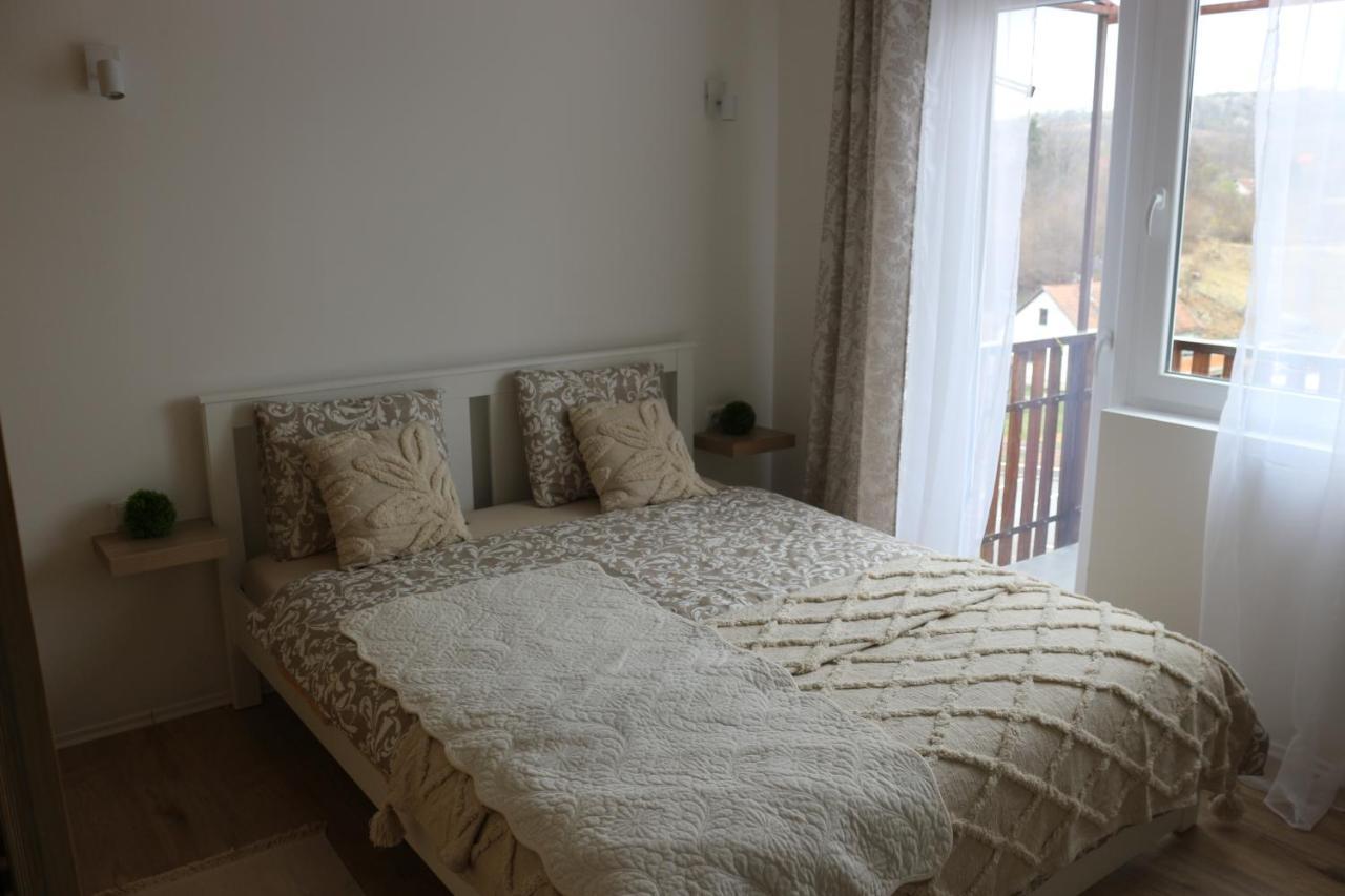 Studio Apartman Tajci Apartman Szluin Kültér fotó