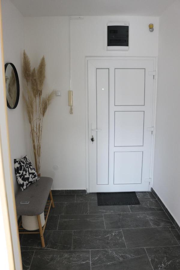 Studio Apartman Tajci Apartman Szluin Kültér fotó